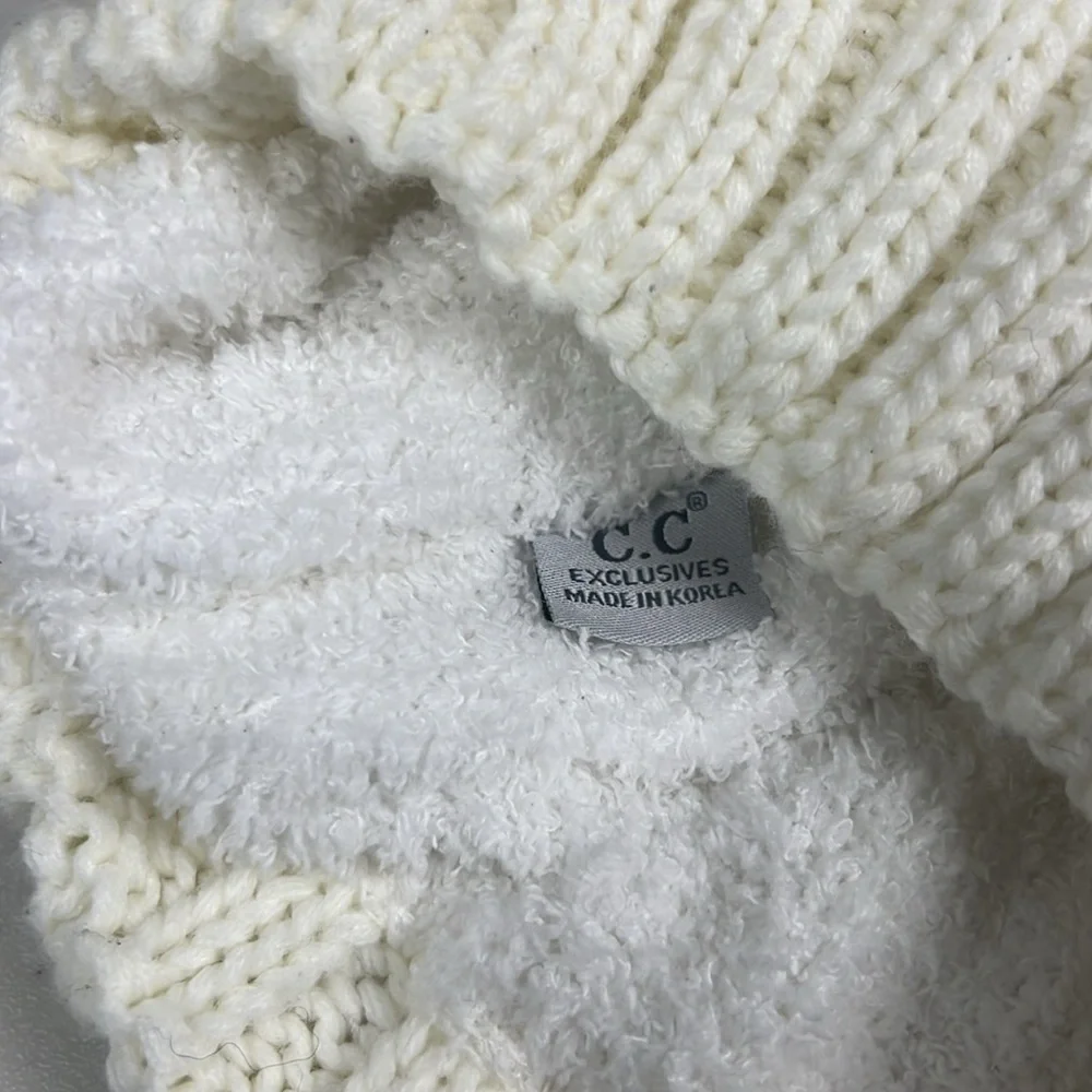 CC YJ820 beanie pom-pom‎ braided cable knit beanie fold-over detail EUC